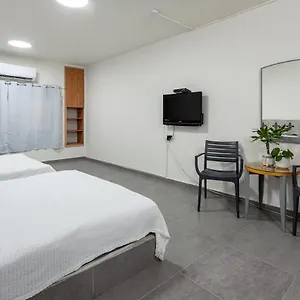 Auberge de jeunesse Little Hostel-5 Min Walk To The, Eilat